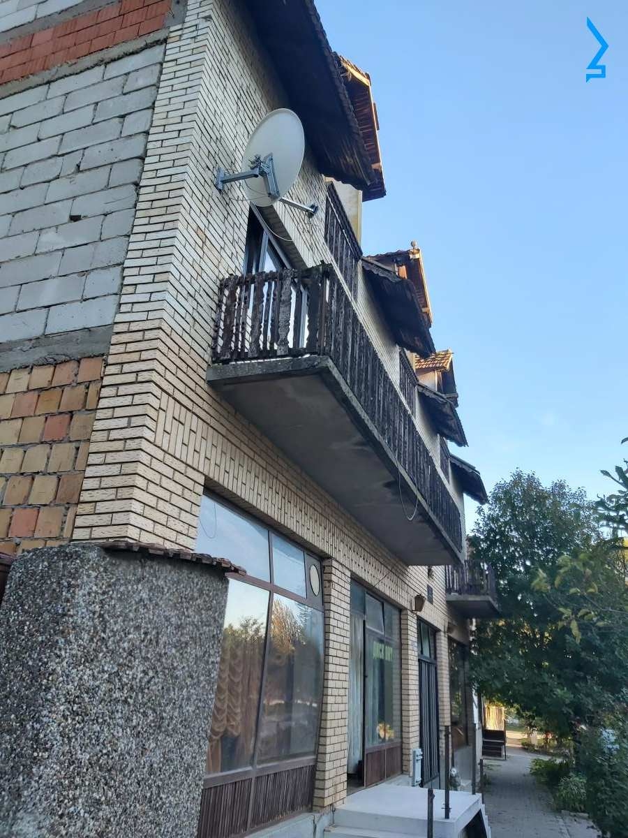 Kuća, 300 m2, Inđija