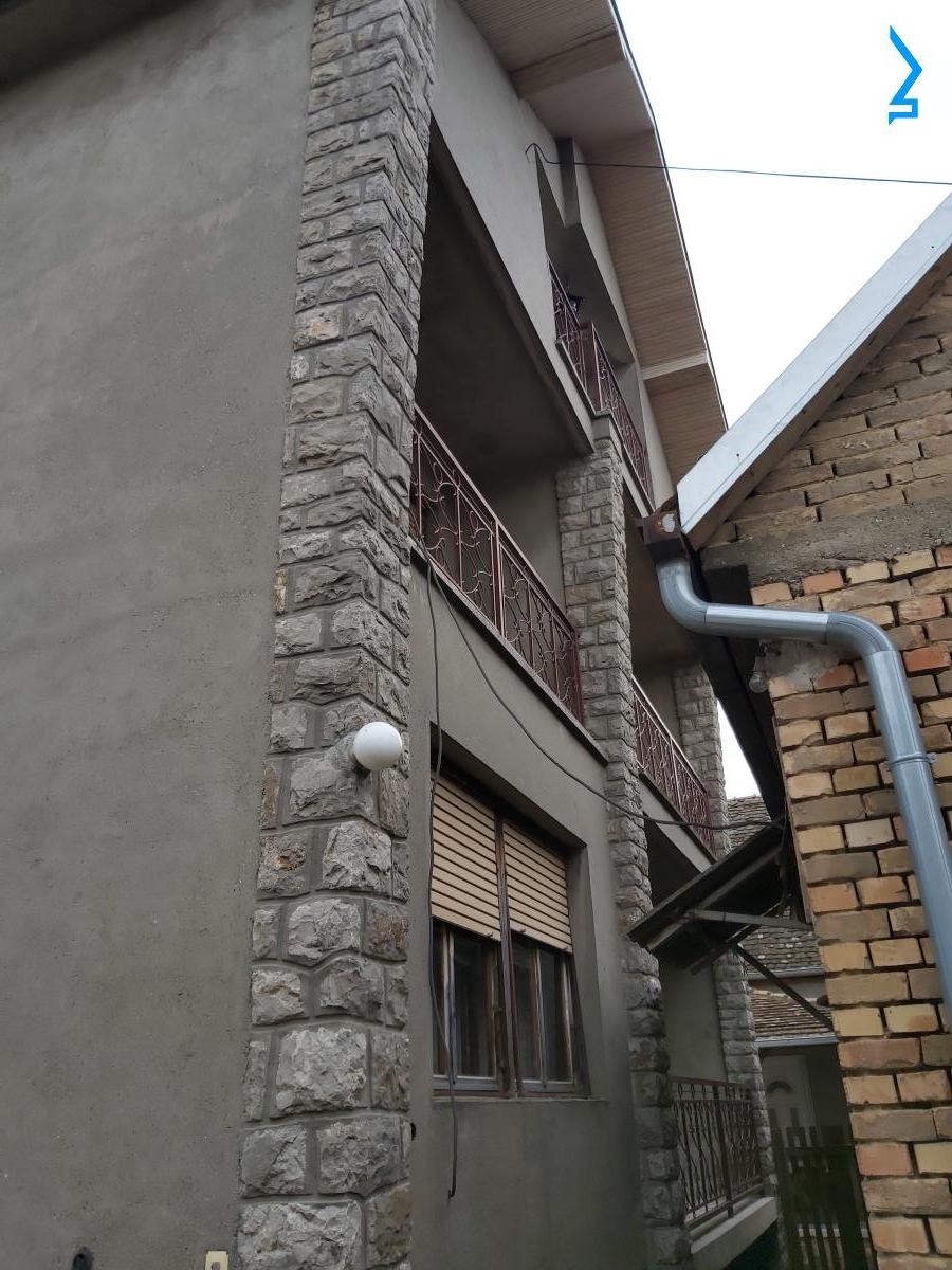 Kuća,250 m2, Inđija