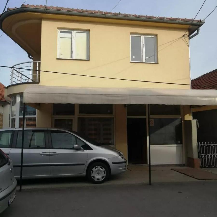 Izdavanje: Lokal- CENTAR VRČINA, Pogodan za sve namene