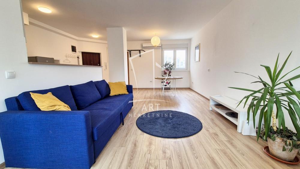 Namešten stan, 58m2 ID#9140