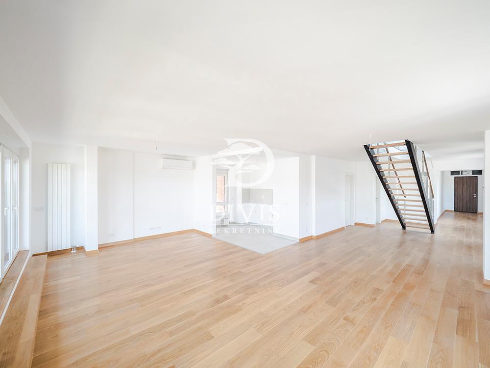 Tošin bunar, komforan četvorosoban dupleks, 188m2