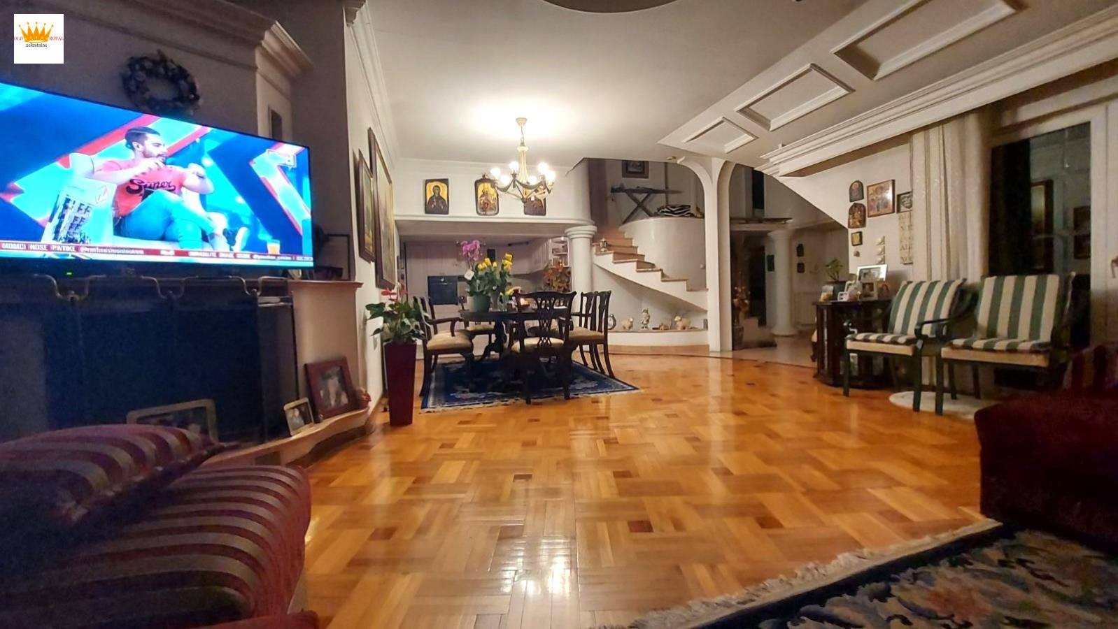 Čukarica, Filmski grad, ul.Arčibalda Rajsa, 4.0, 195m2, EG, 