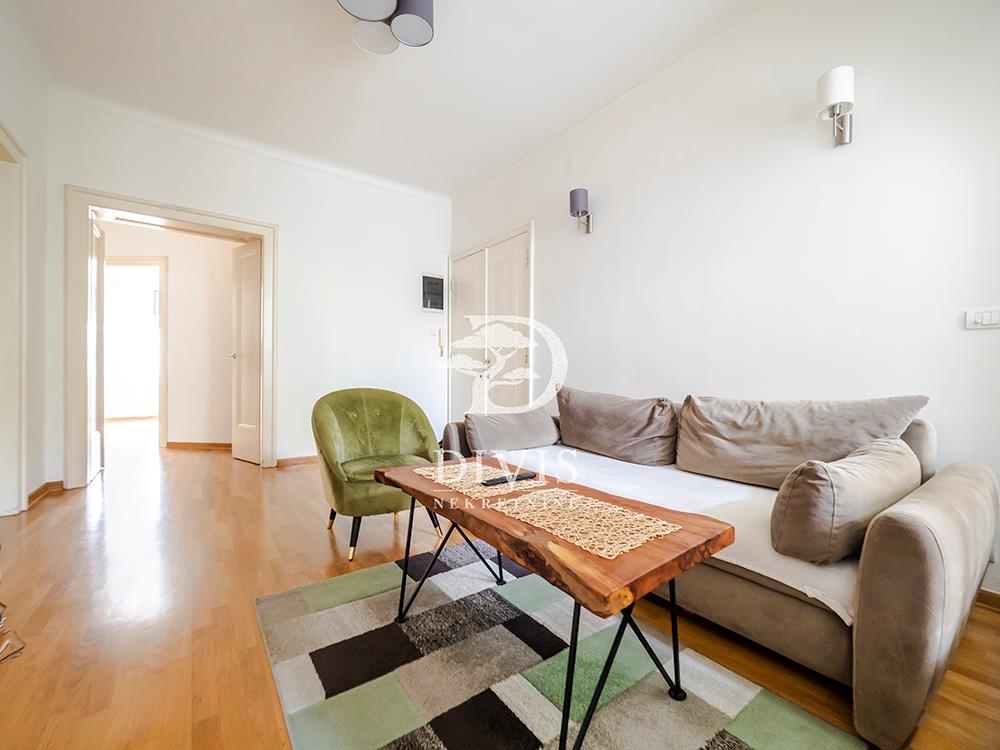 Renoviran stan, Karadjordjeva, Zemun, 123m²