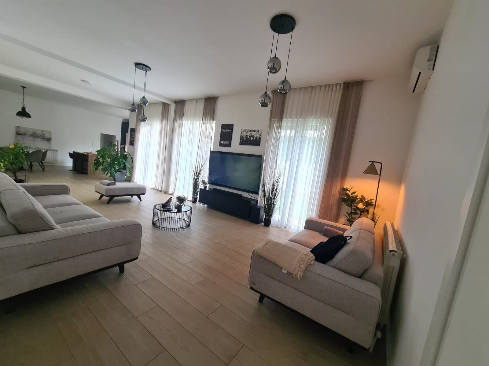 Stan sa garažnim mestom, Velisava Vulovića, 220m2