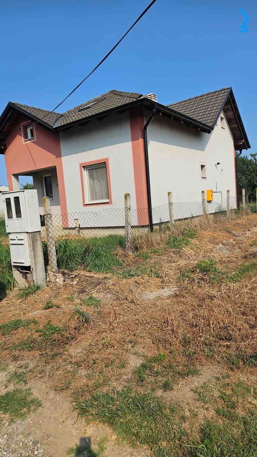 Kuća,115 m2, Inđija