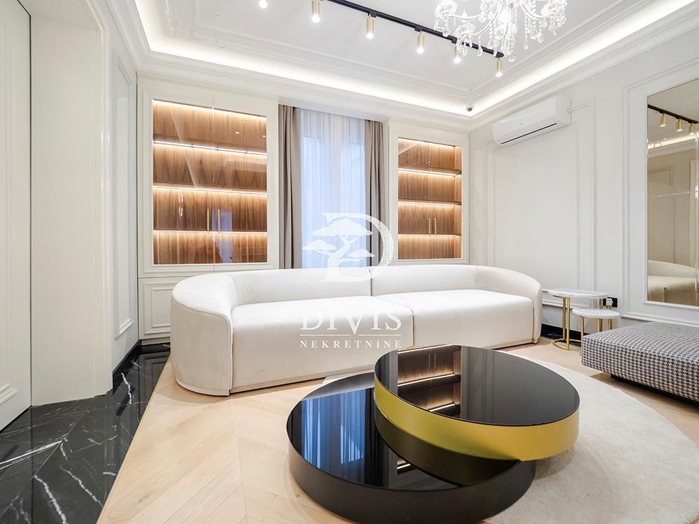 Prodajemo kompletno renoviran salonac, 100m2, Krunska ulica