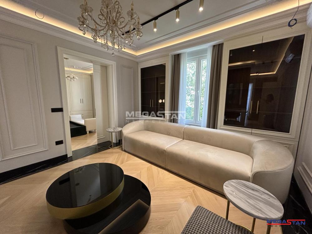 Unikatan, lux, salonac sa parkingom