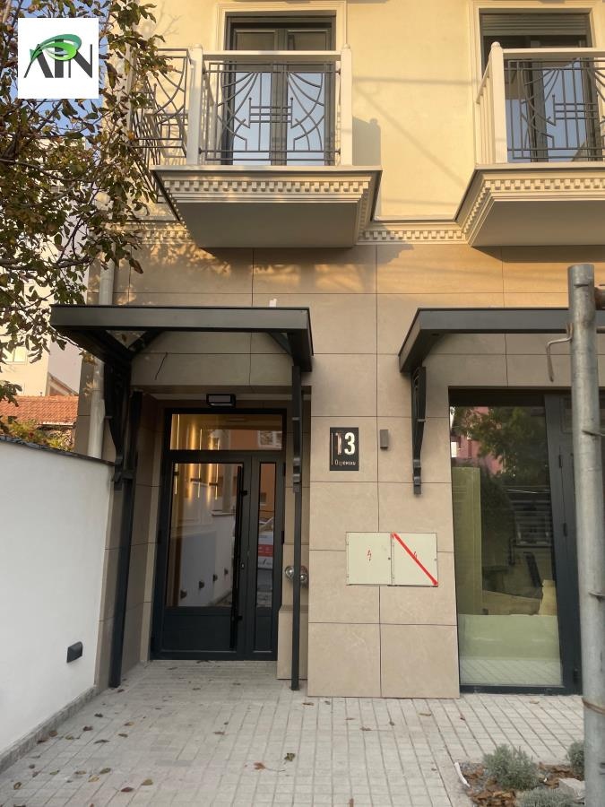 Dvoetažni lokal na Dušanovcu