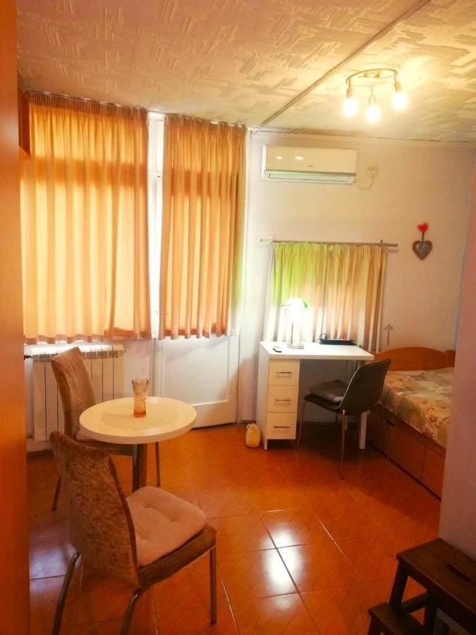 Klasicna garsonjera, Dorcol