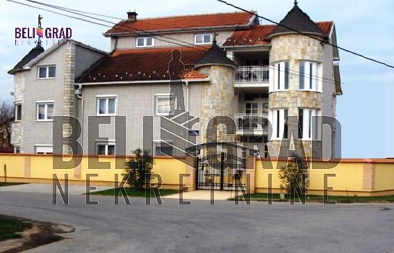 Altina, Zire Adamovića