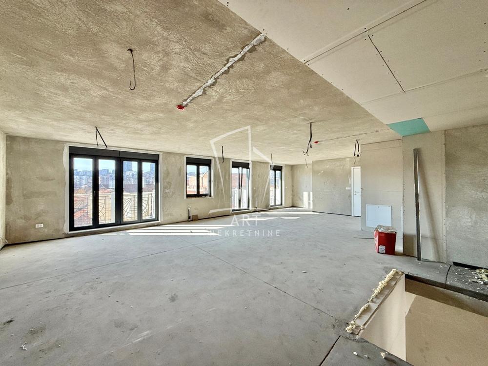 Lokal sa izlazom na dvorište ID#9903