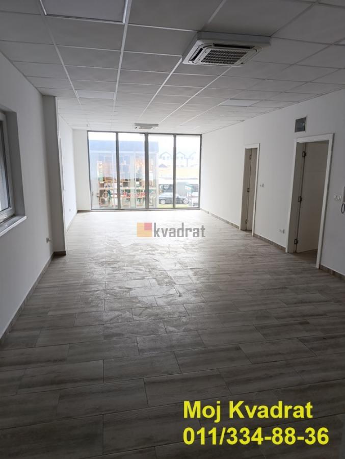 Zrenjaninski put kod Metroa, 205m2