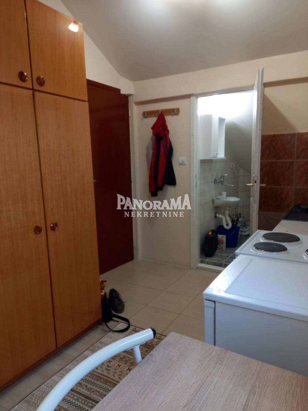 Nameštena garsonjera na dobroj lokaciji ID#3194