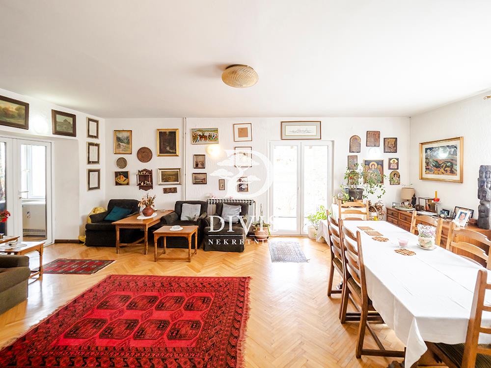 Prodajemo kuću na Zelenom brdu, 336m2, 5 ari placa 