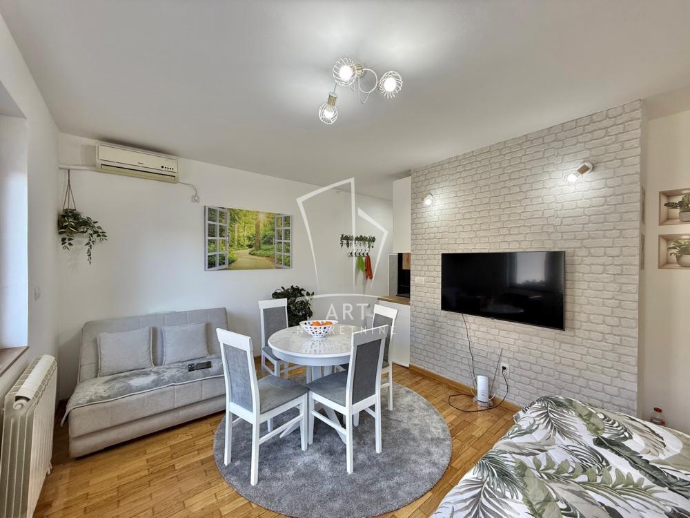 Cvetkova pijaca, 28m2 ID#10336