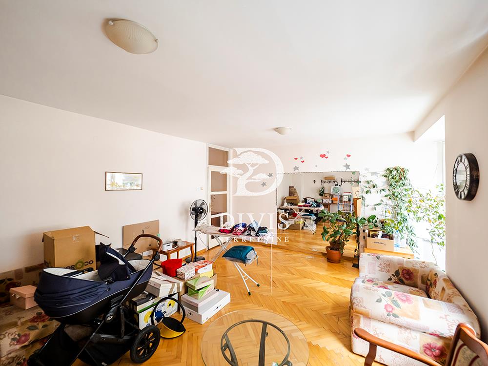 Prodajemo 3.0 stan, Smiljanićeva, 89m2, kod Njegoševe 