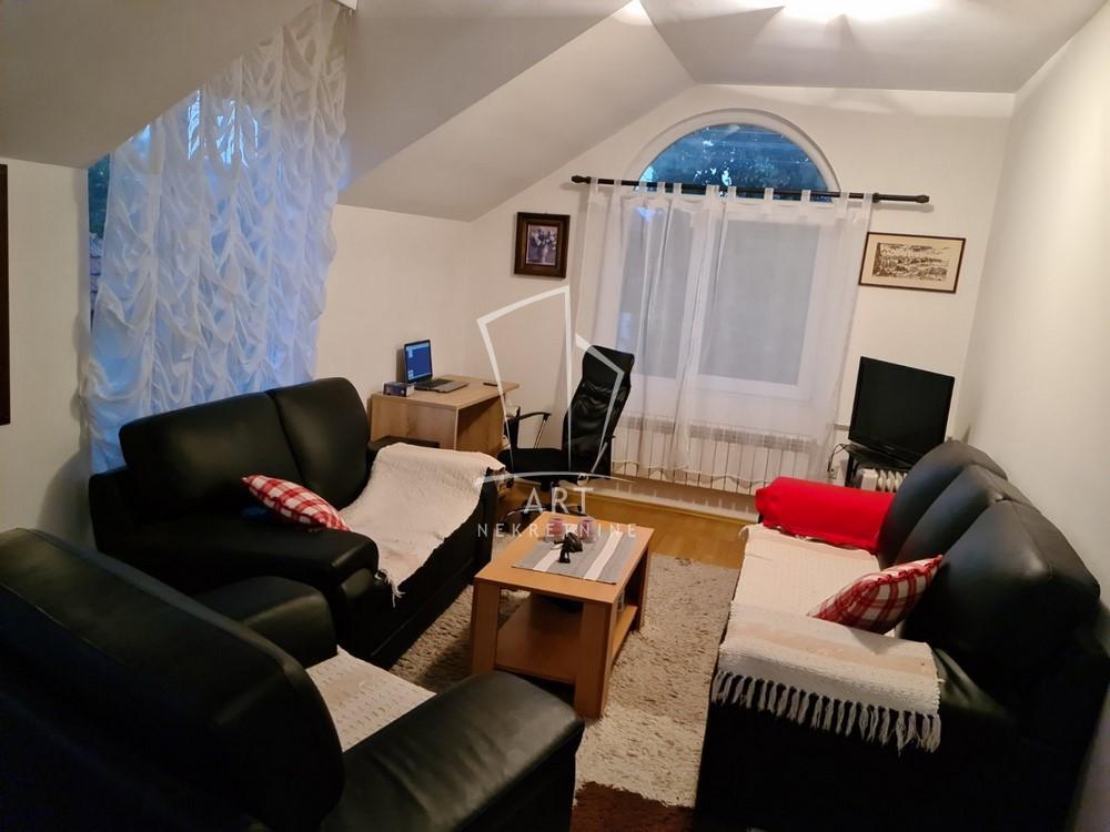 Prelepa kuća u lepom delu Stare Pazove ID#10522