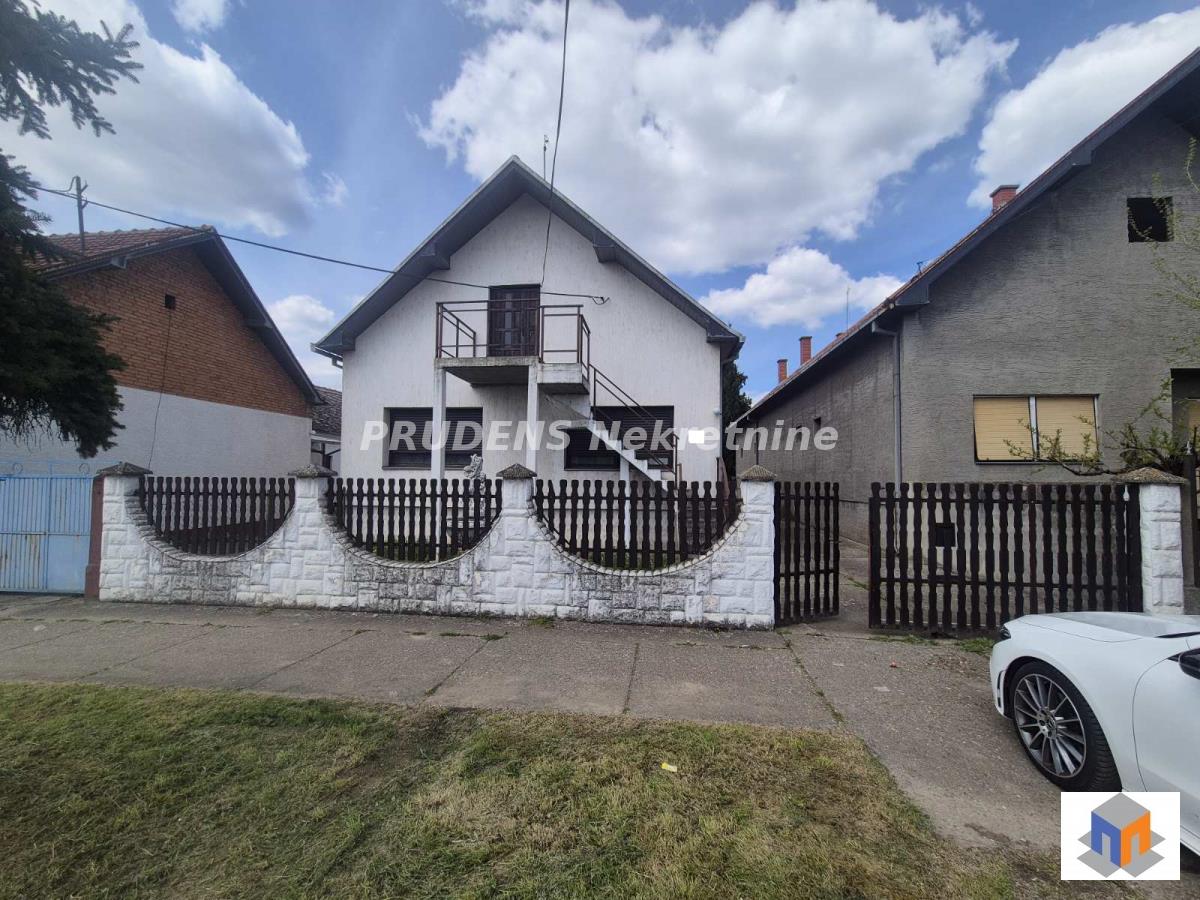 Vojvođanska, 9.5 ari, uknjižene 2 kuće