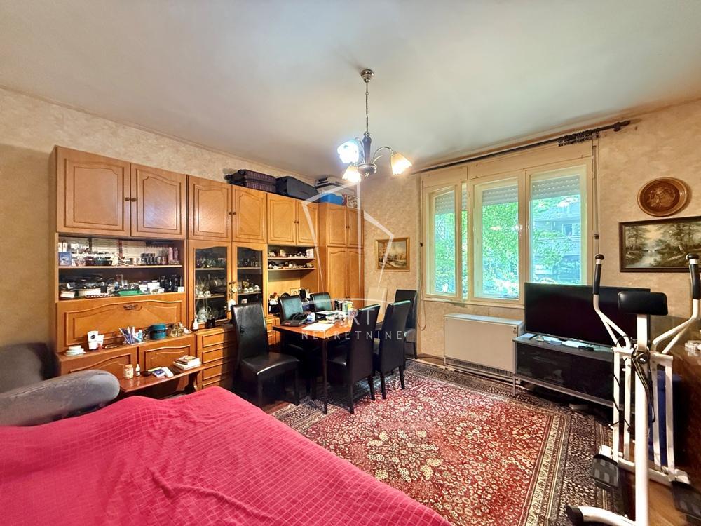 Vračar, blizu Njegoševe ,parking ID#10670