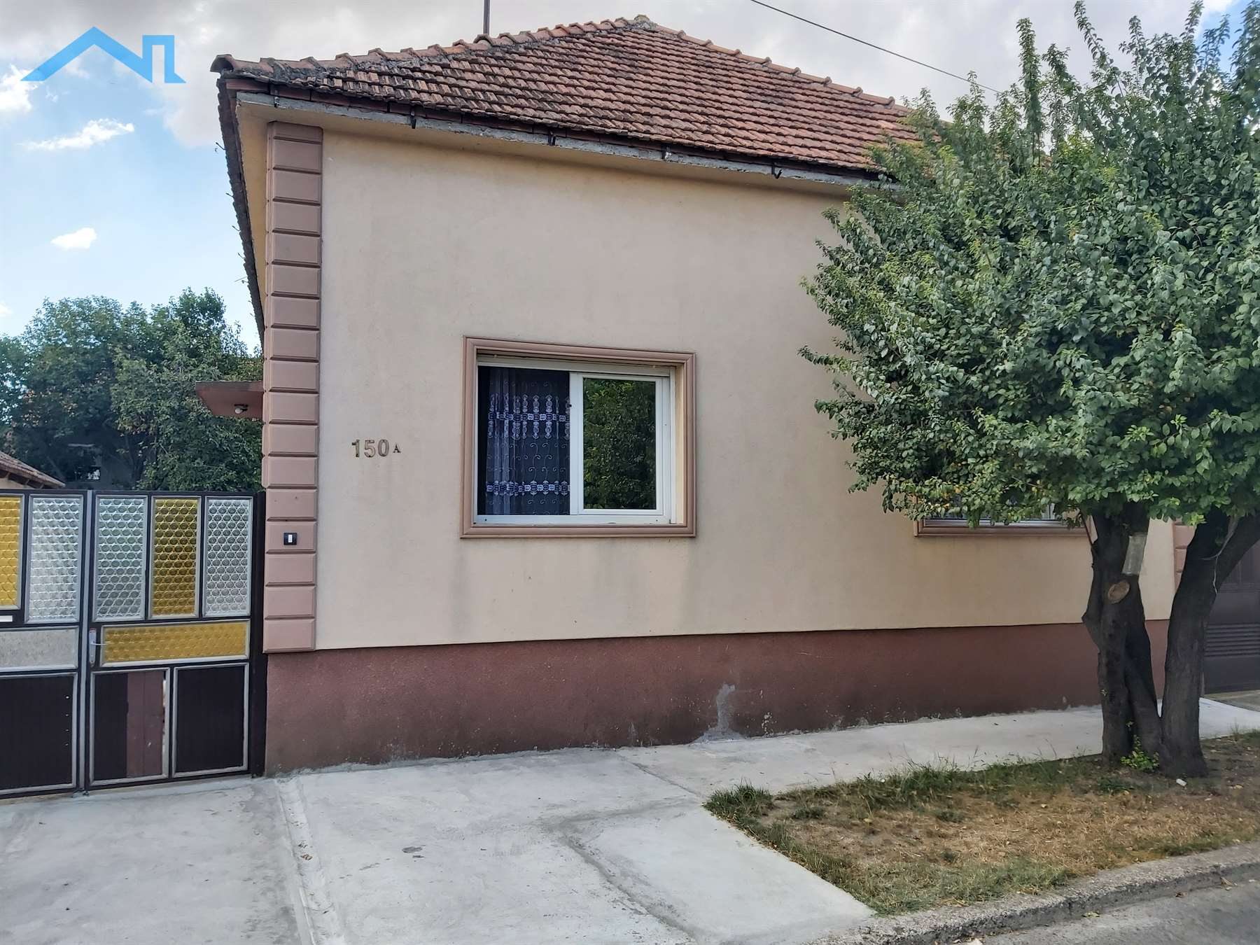 Kuća, 89 m2, Inđija