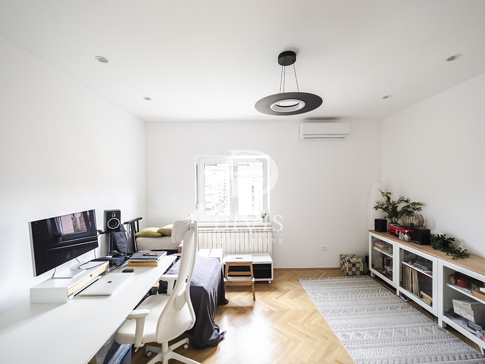 Renoviran 2.5 stan u Palmotićevoj, Atelje 212 56m²