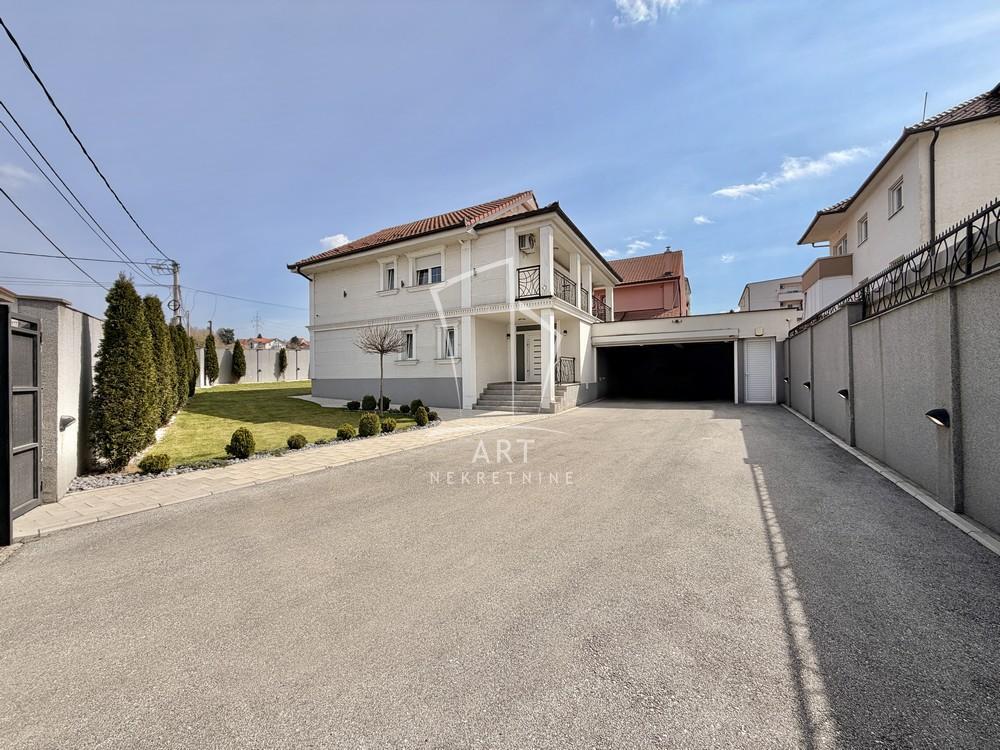 Voždovac, Jajinci, lux vila, mereno 380m2 ID#14566