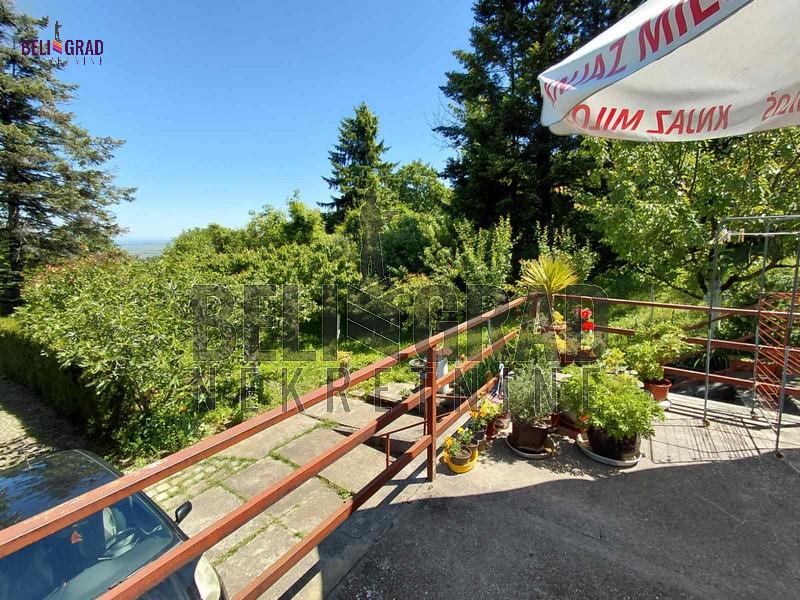 Grocka, Bećarevo brdo, odlična kuća