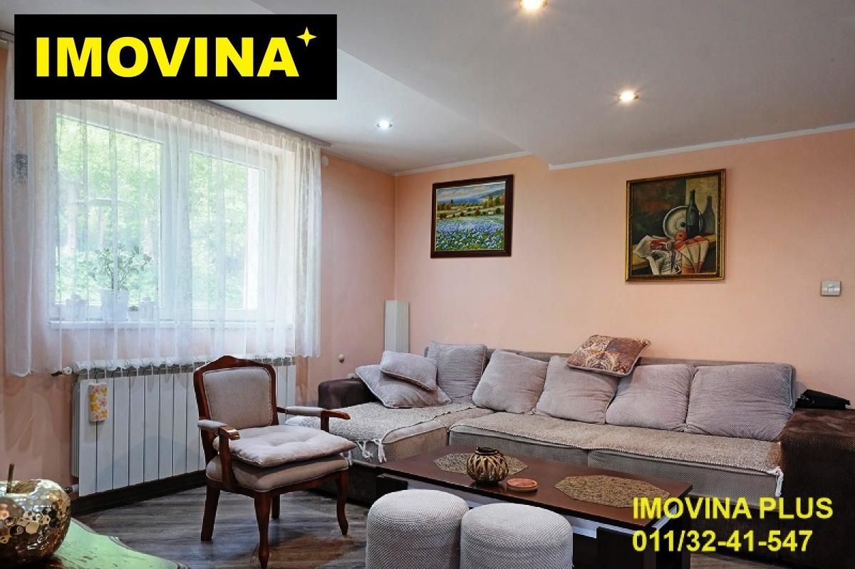 Zvezdara, Zvezdarska šuma - Oštreljska, 214m2