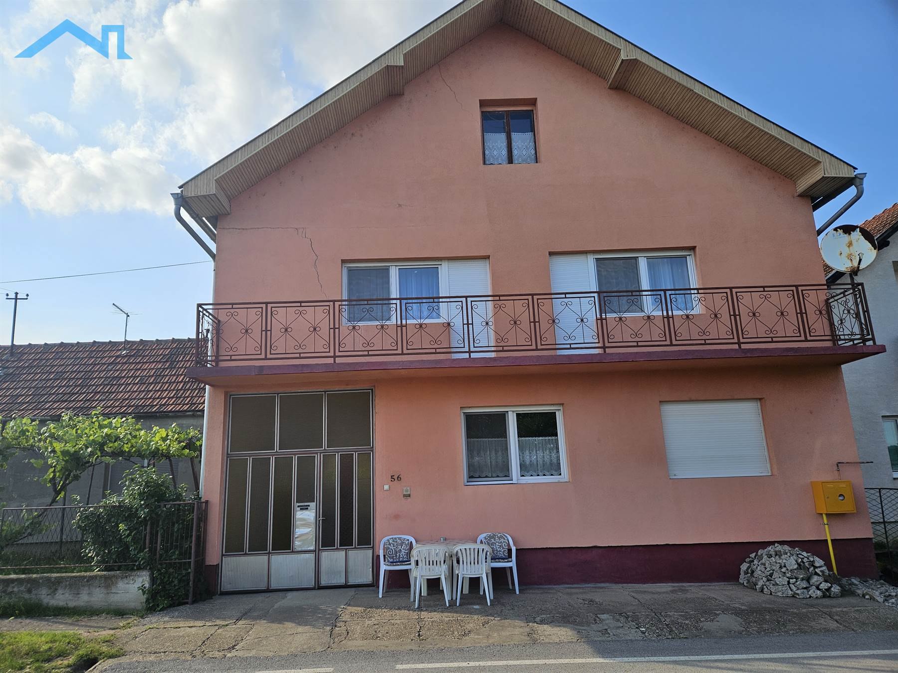 Kuća 320 m2, Inđija