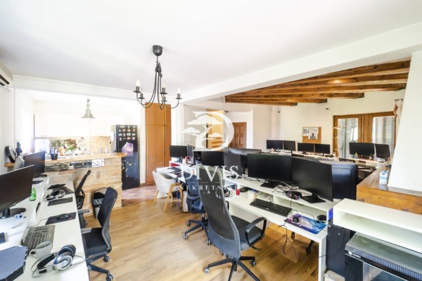 Prodajemo odličnu kuću od 300m2, Nikšićka ulica, kod Vera 