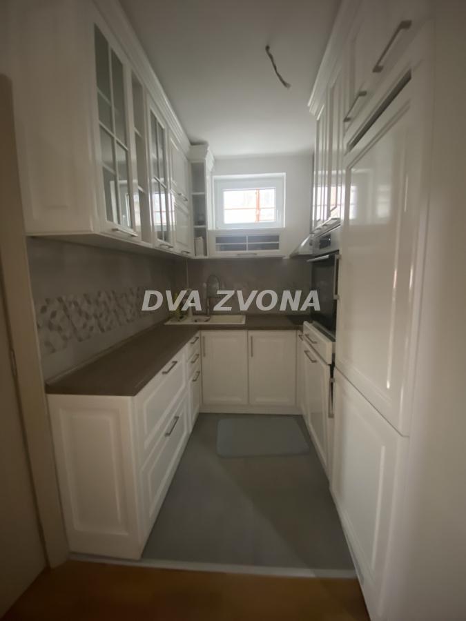 MODERAN STAN NA TELEPU – 40 m² + OSTAVA + PARKING!
