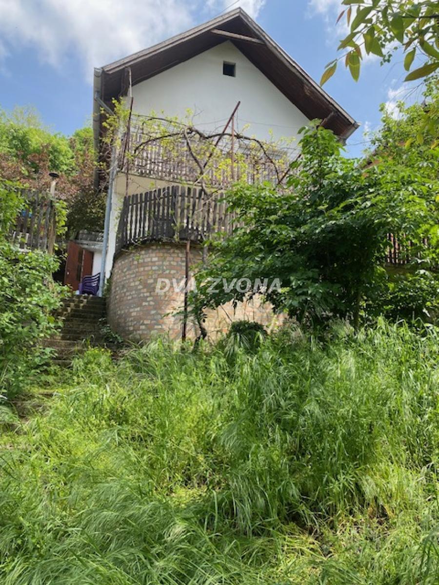 RETKA PRILIKA NA POPOVICI – Kuća od 113 m² na 10 ari placa sa prelepim pogledom!