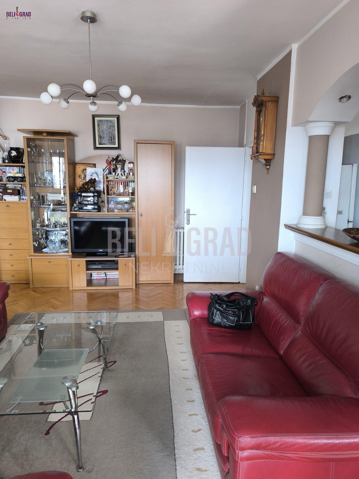 Vračar kod Južnog bulevara, prostran, 4 lođe, mogućnost proš