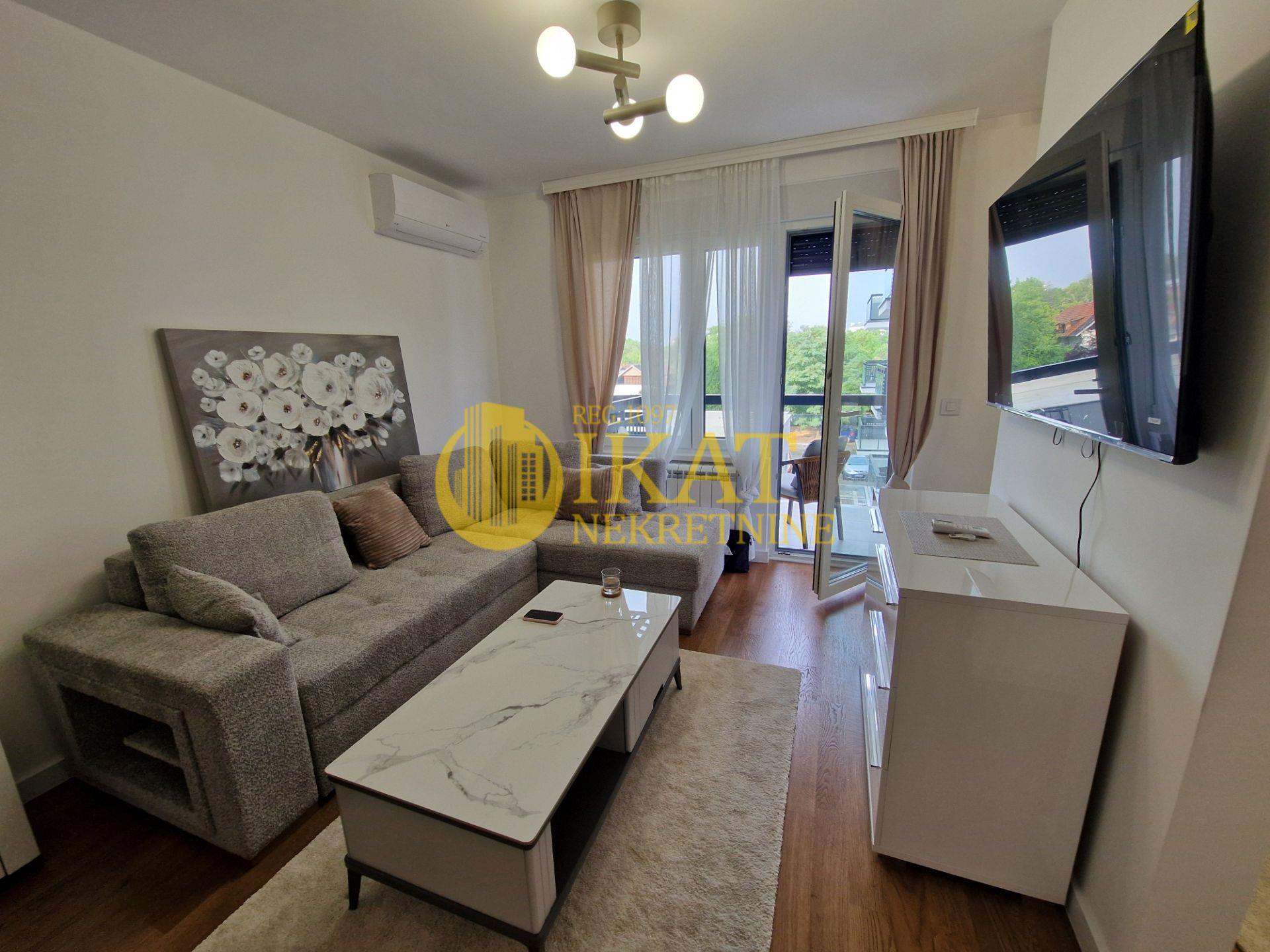 Zemun, Gornji grad, LUX, 58m2, 2.0 + garažno mesto ID#5238