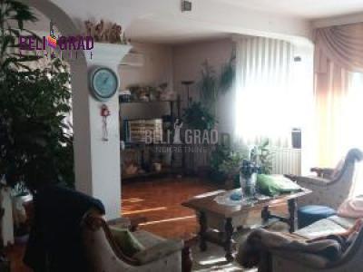 Petlovo brdo, Rasinska, uknjižena kuća sa placem