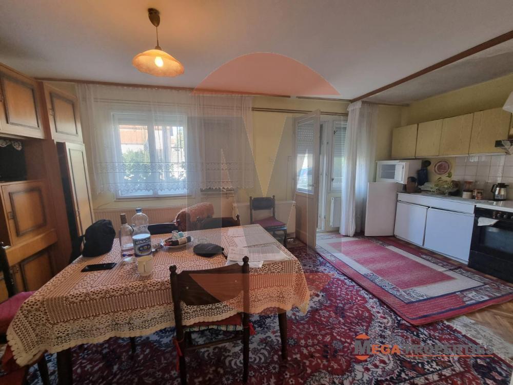 Sremčica, Takovskog grofa, 135m2 uknjiženo,VP/1, 4.0, Garaza