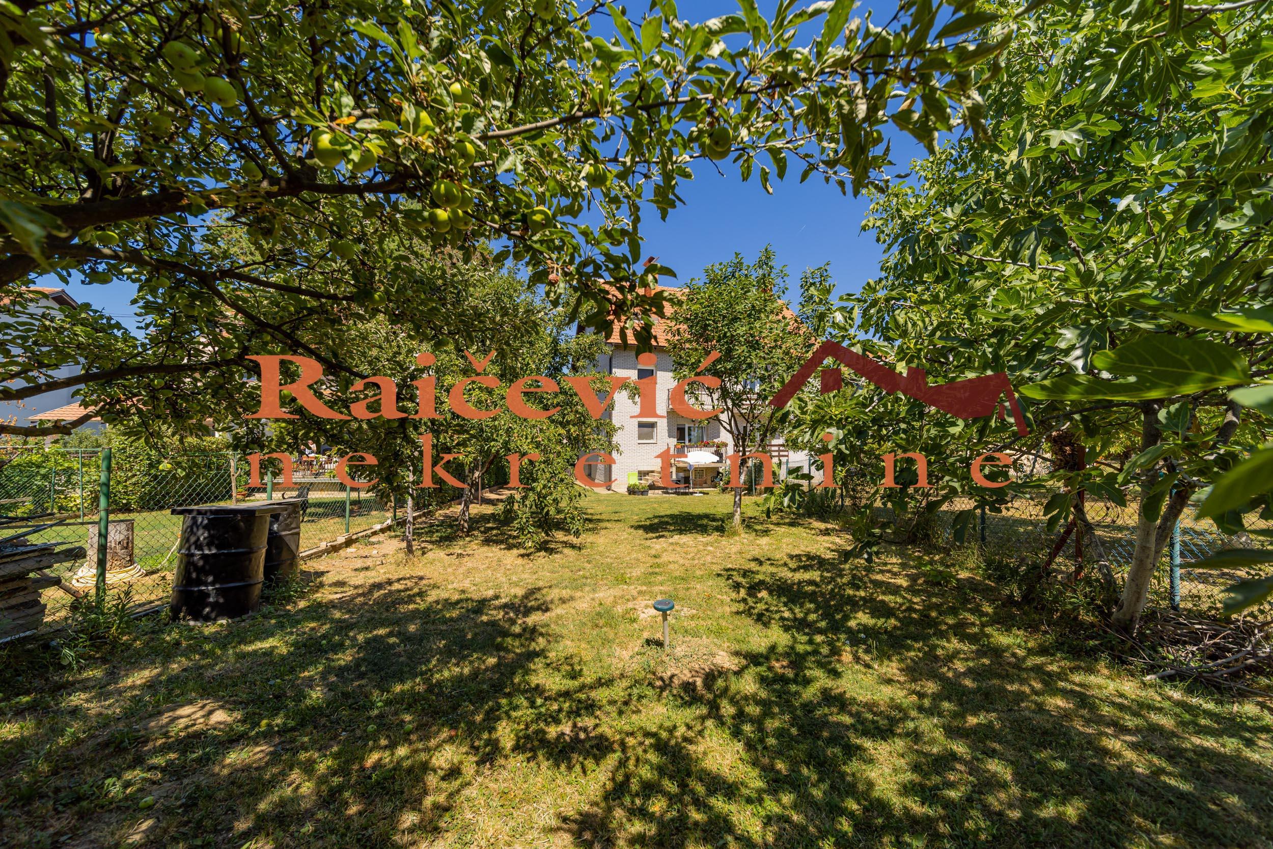 CUKARICA RUSANJ 220m2 , 4T ,225000e