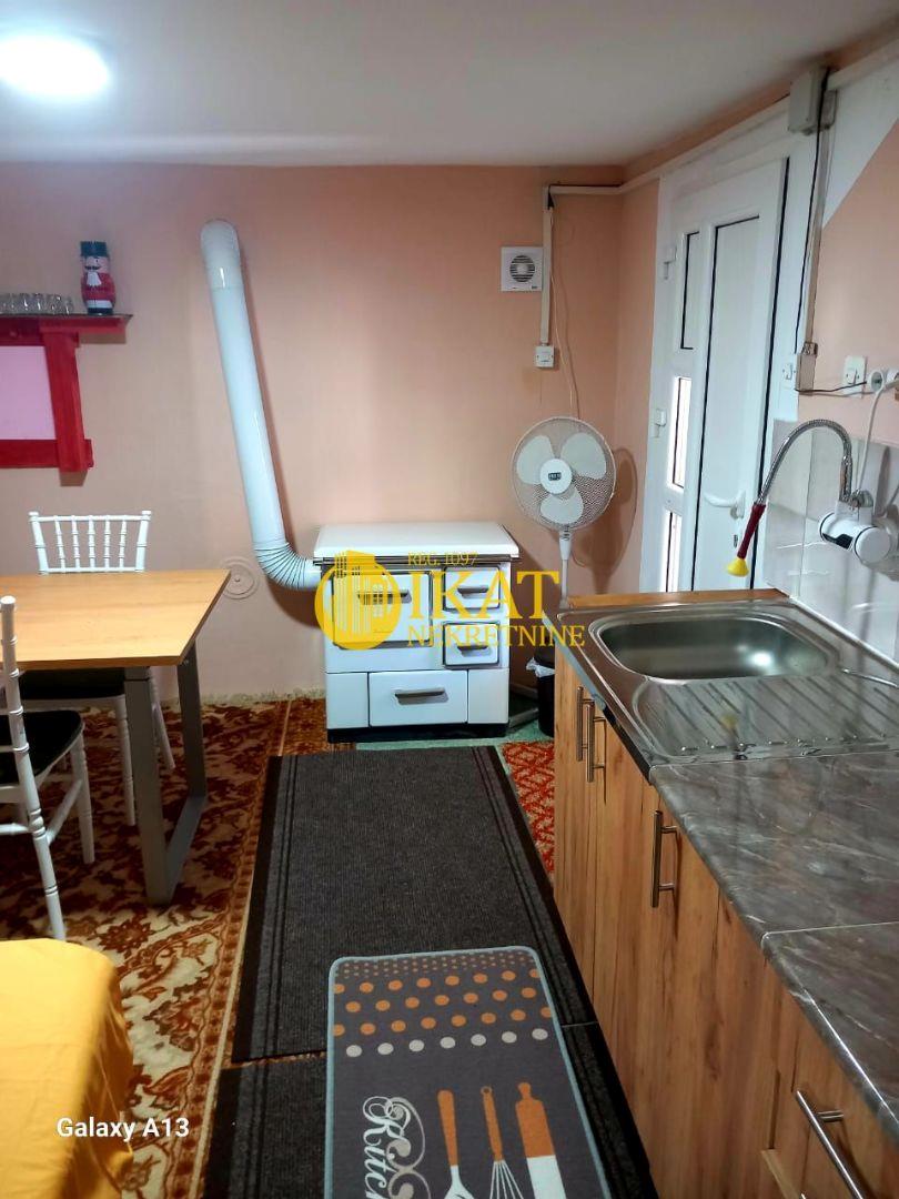 Čenta 75m2, kompletno nameštena i renovirana kuća ID#4496