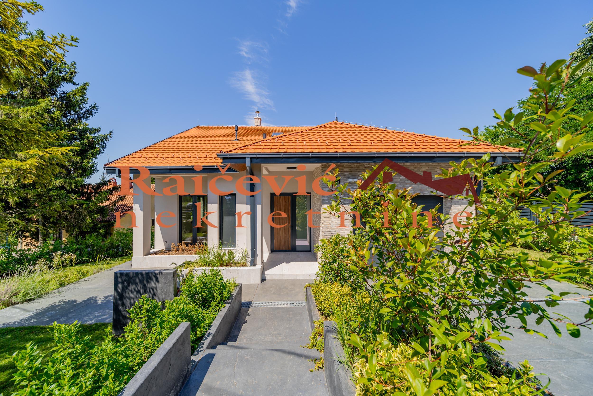 BARAJEVO TREBEZ 393m2 , 2T ,450000e