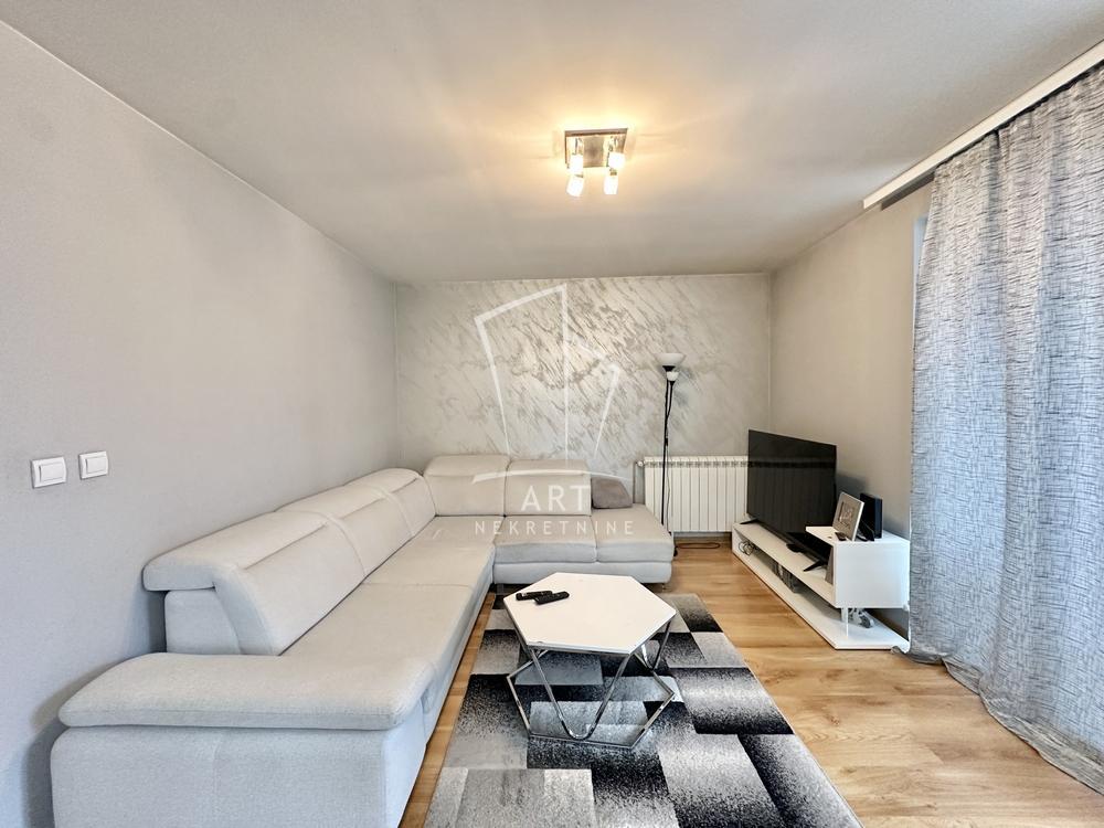 Tri zasebna stana, uknjižena ID#11665