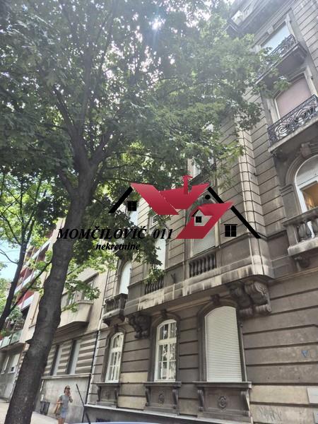 POSLOVNI PROSTOR KOD HRAMA