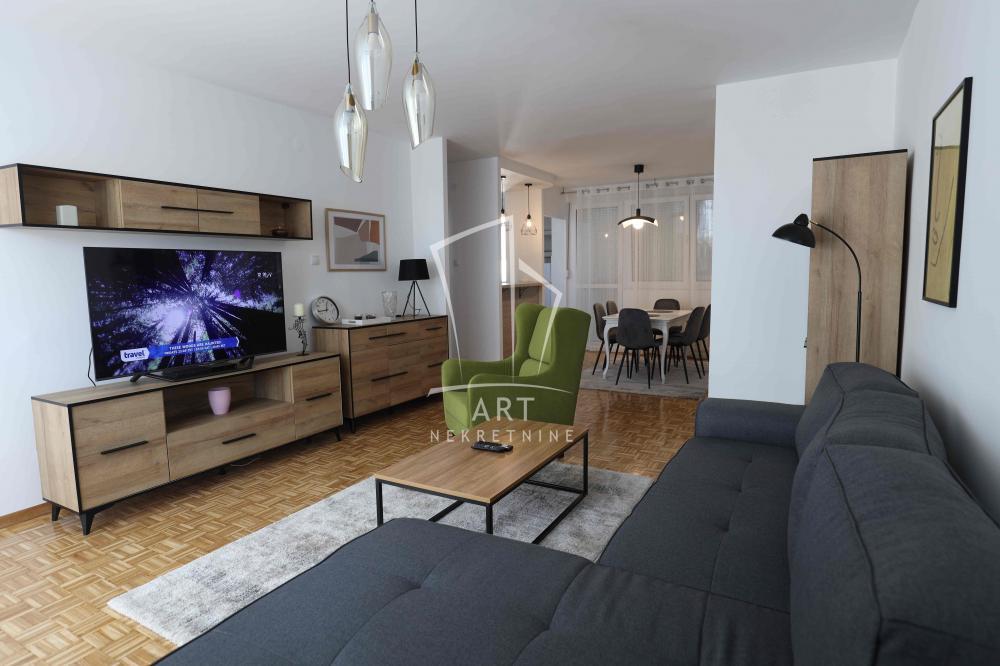 Blok 63, 87m2 , renoviran ID#11675