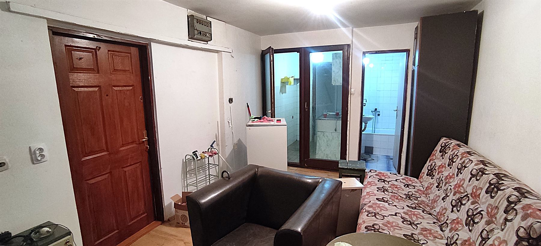 Konjarnik, Mihajla Lalića, kuća sa 2 uknjižena stana..