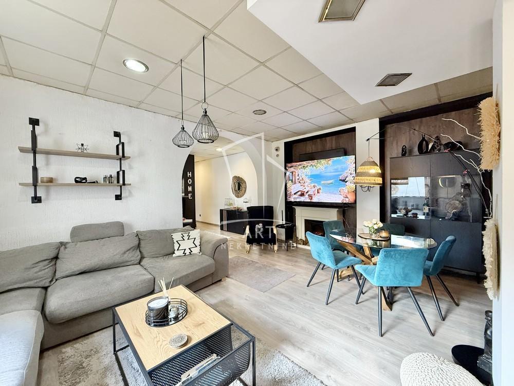 Izuzetna prilika-renoviran stan sa dvorištem na odličnoj lok