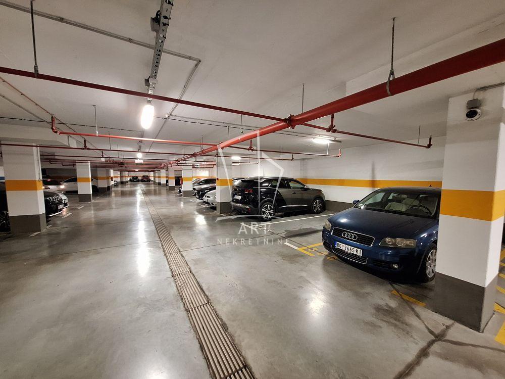 Uknjiženo garažno mesto u novogradnji ID#11717