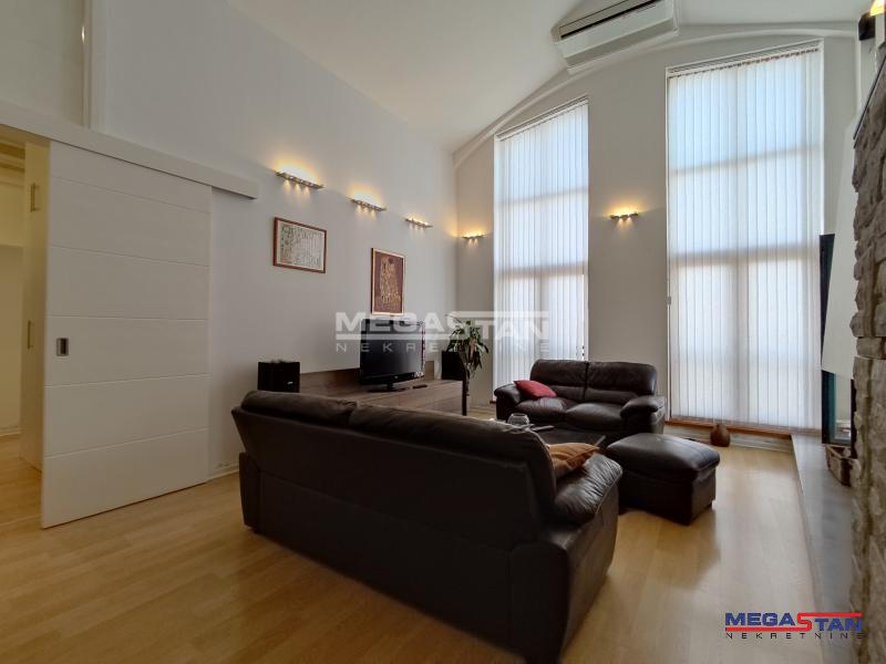 Vukov spomenik, garažno mesto, namešten