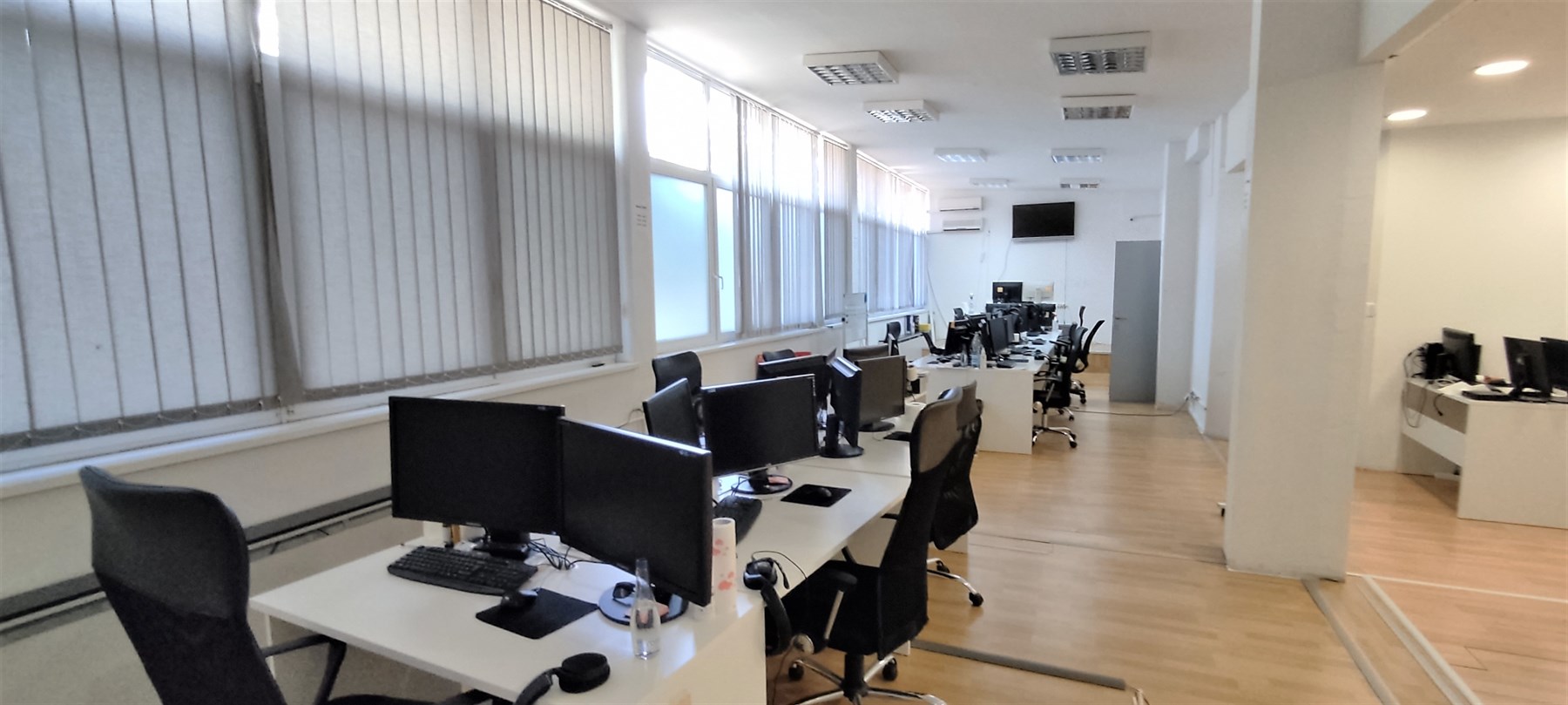 Ruzveltova, kod ZIRE, poslovna zgr, 11 kancelarija, renov..