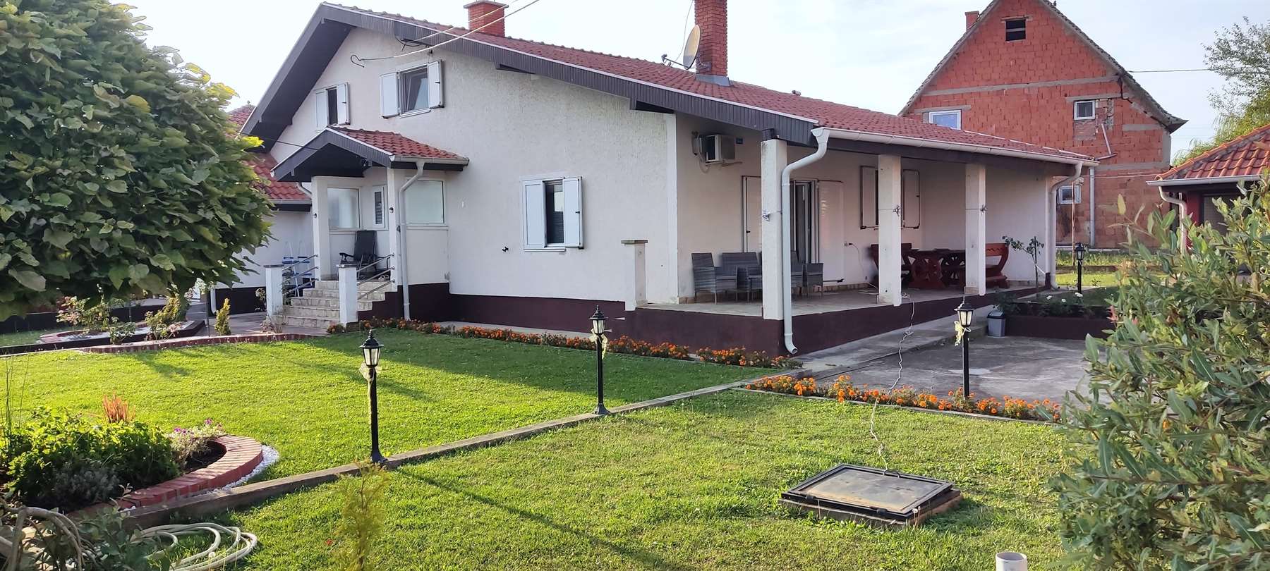 Barajevo, Lisović, proizvodne hale i porodićna kuća ..