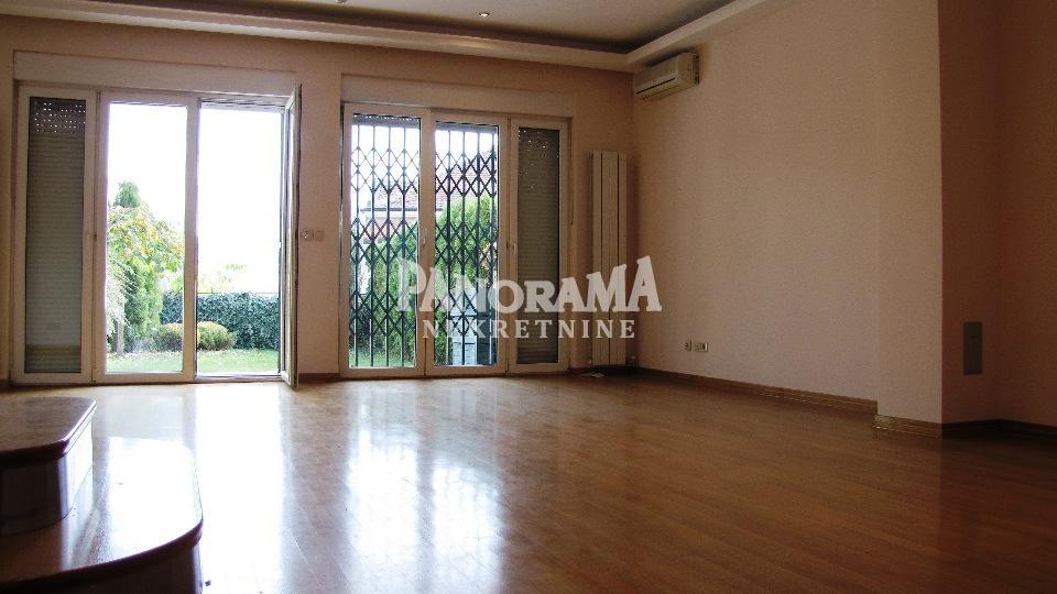 Ekskluzivna kuća na Dedinju Su+Pr+1,215m2,uknjižena ID#3250