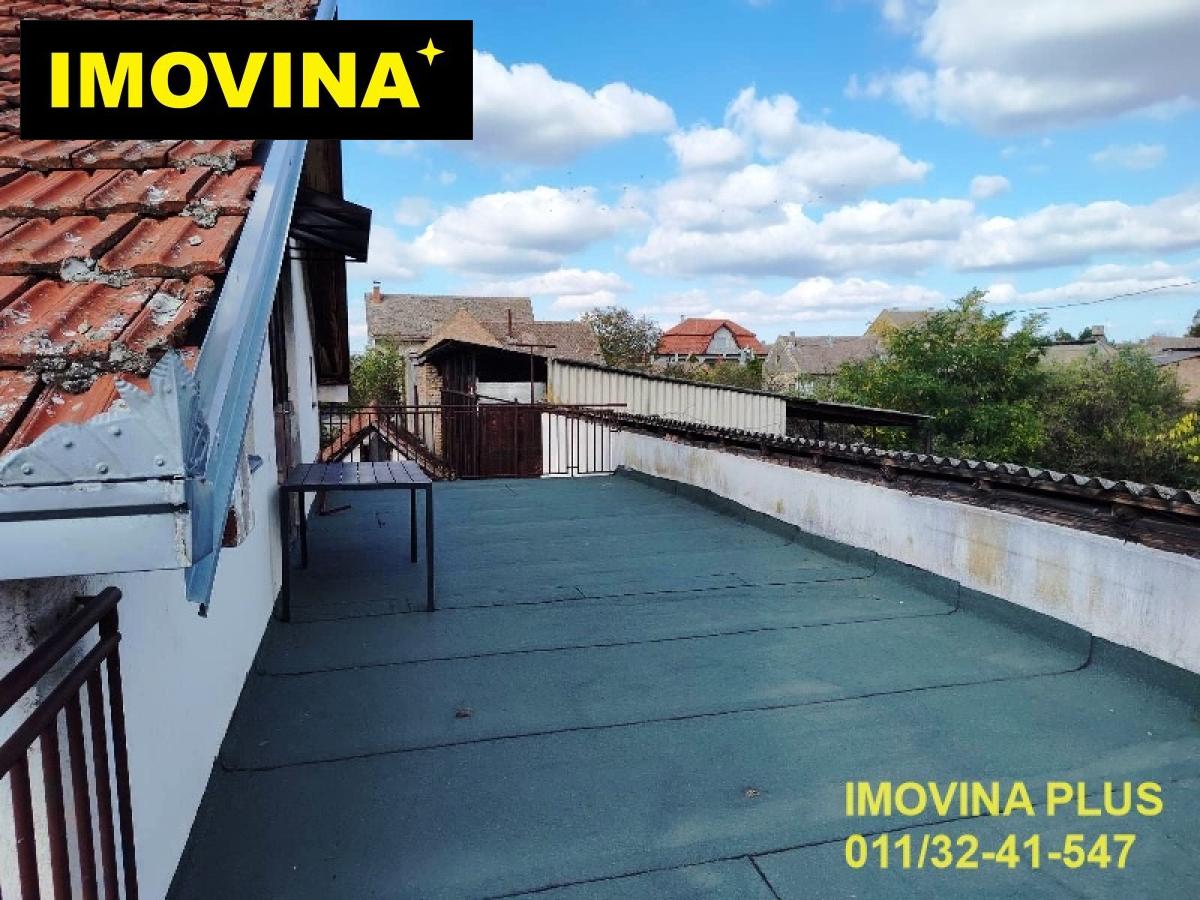 Ovča - kuća u centru